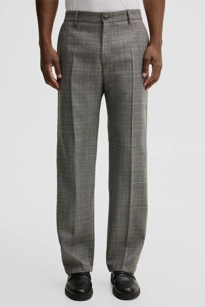 Leads to product detail page "Modular trousers made from virgin wool, anthracite"