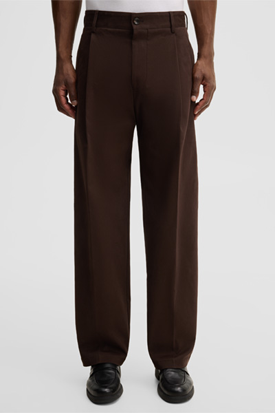 Mène à la page produit « Pantalon de costume modulable, marron »