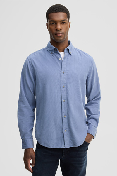 Leads to product detail page "Casual cotton shirt, light blue"