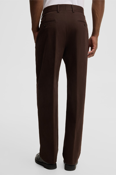 Mène à la page produit « Pantalon de costume modulable, marron »