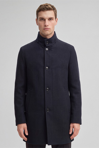 Mène à la page produit « Manteau à col montant, bleu marine »