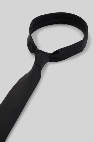 Leads to product detail page "Pure silk tie, black"