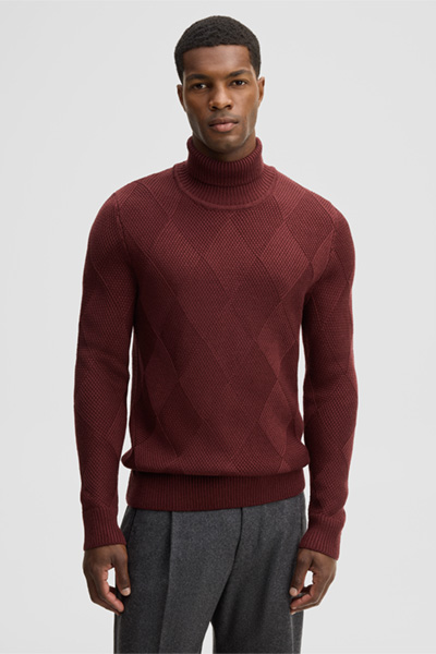 Leads to product detail page "Turtleneck jumper, burgundy"