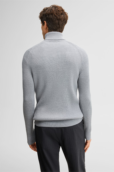 Führt zu Produktdetailseite „Rollkragen-Pullover aus Wollmix, grau"