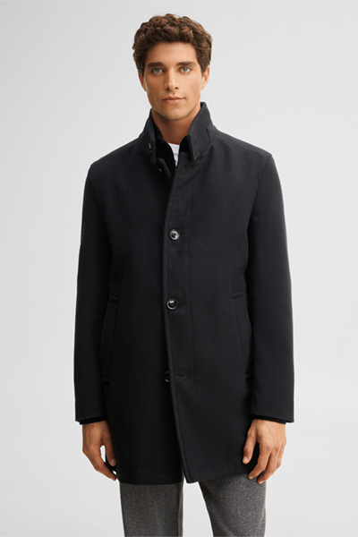 Leads to product detail page "Coat with a stand-up collar, black"