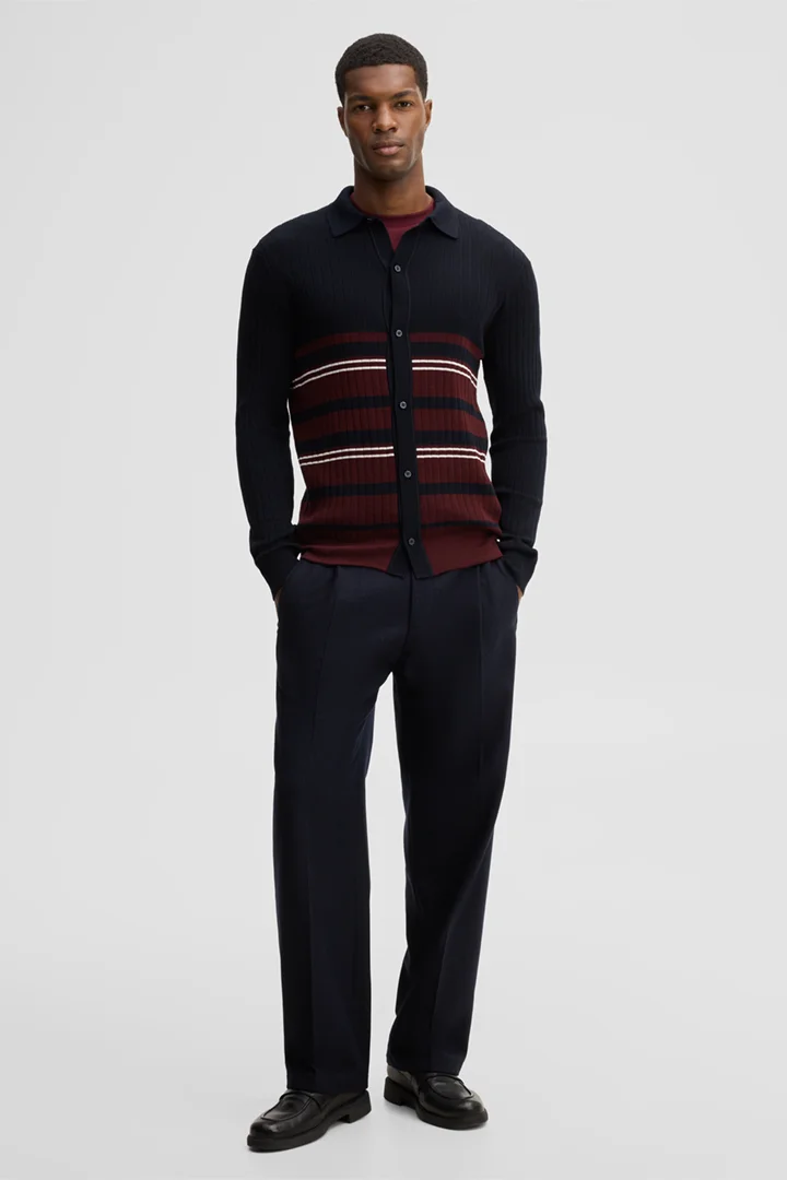 Leads to product detail page "Virgin wool knitted shirt with polo collar, navy"