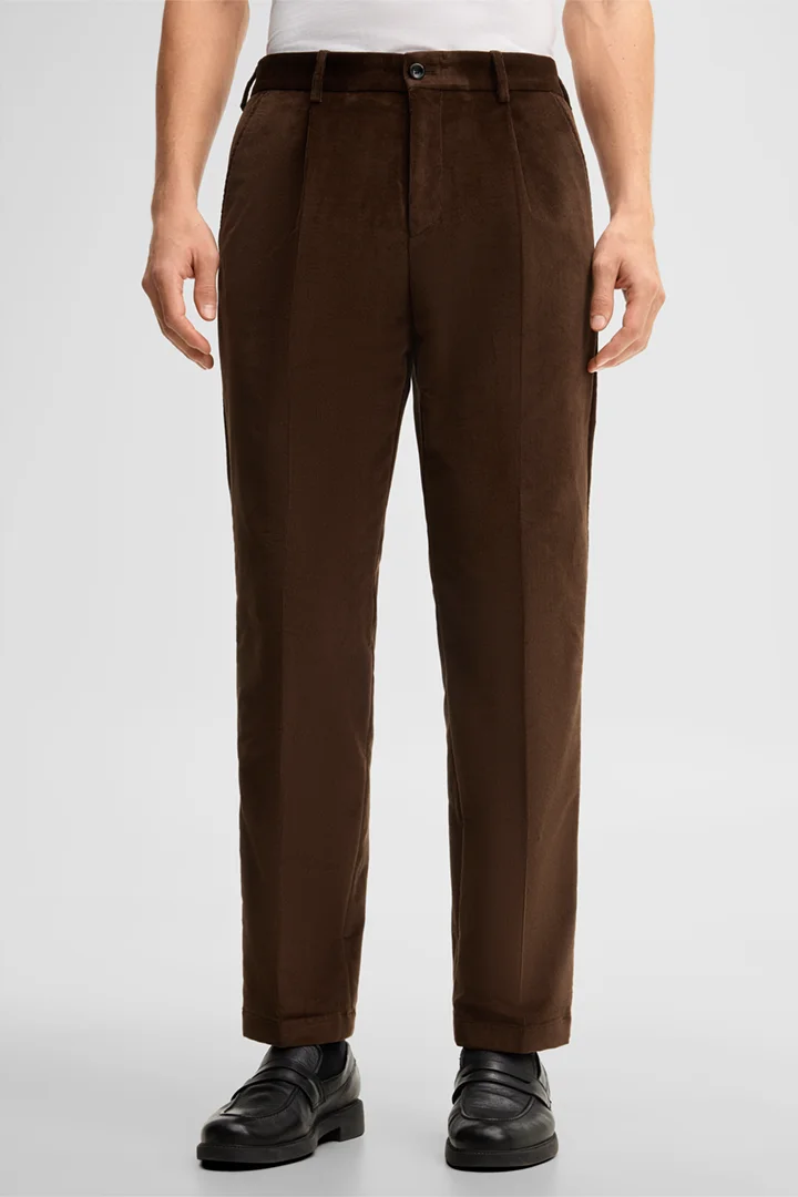 Mène à la page produit « Pantalon modulable en velours côtelé, en mélange de coton, marron »