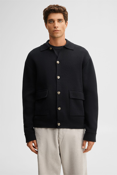 Mène à la page produit « Veste, noir »