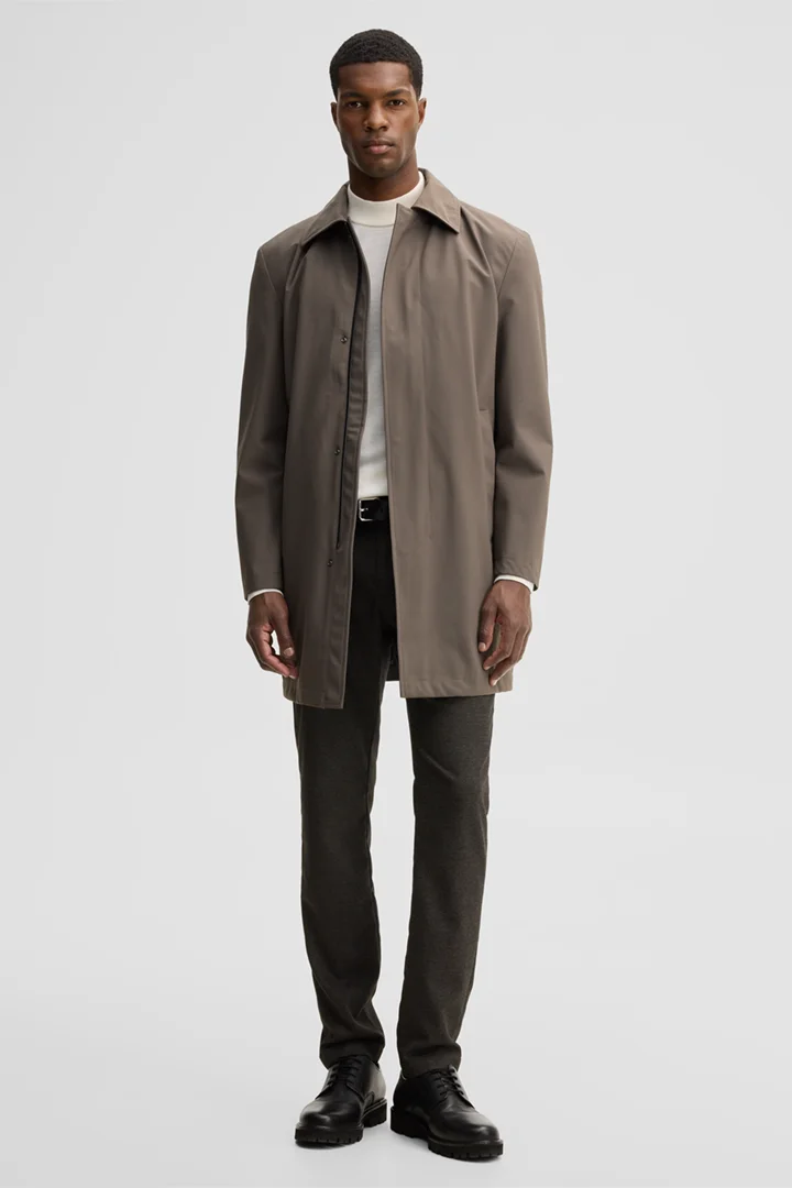 Mène à la page produit « Manteau de ville à col rabattu, beige »