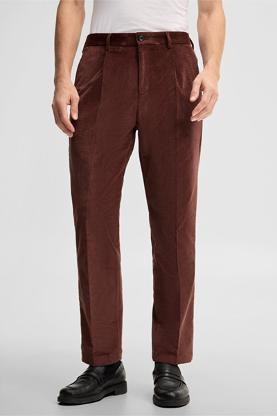 Leidt naar de productdetailpagina „Corduroy-broek uit een katoenmix, in bouwpakketstijl, bordeauxrood"