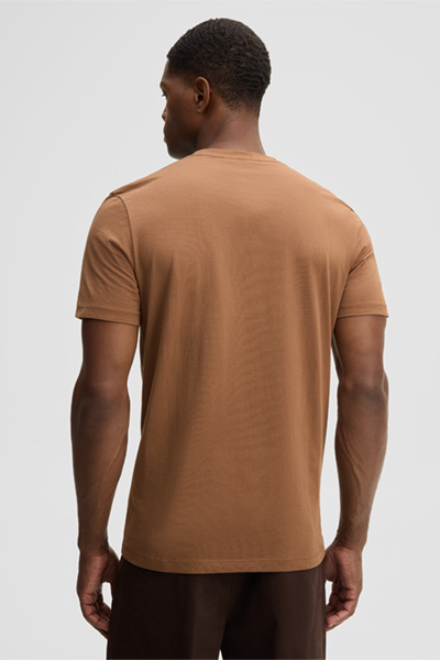 Leads to product detail page "Pure cotton t-shirt, brown"