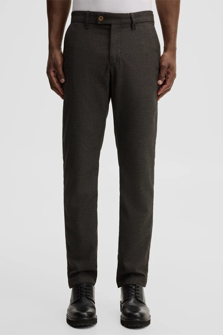 Mène à la page produit « Pantalon chino en mélange de viscose, marron »
