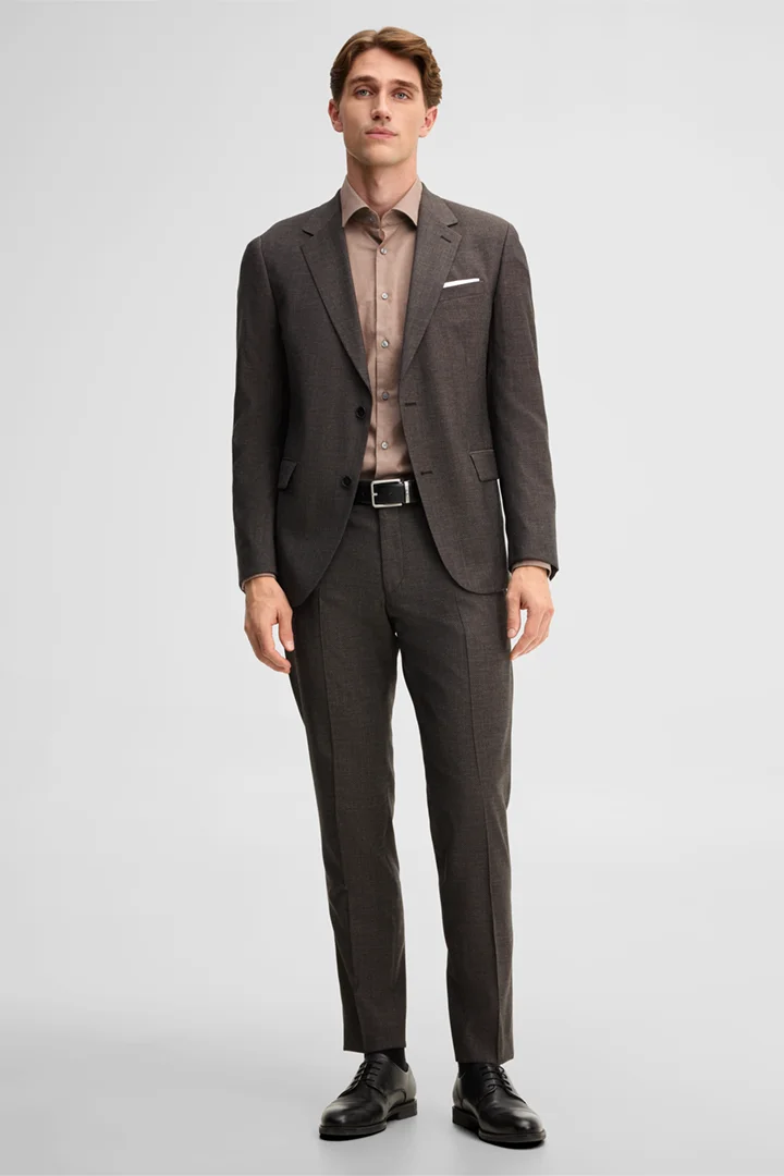 Strellson präsentiert das Produkt Hemd mit Stretch und Kentkragen, beige aus der Kategorie Hemden als Outfit