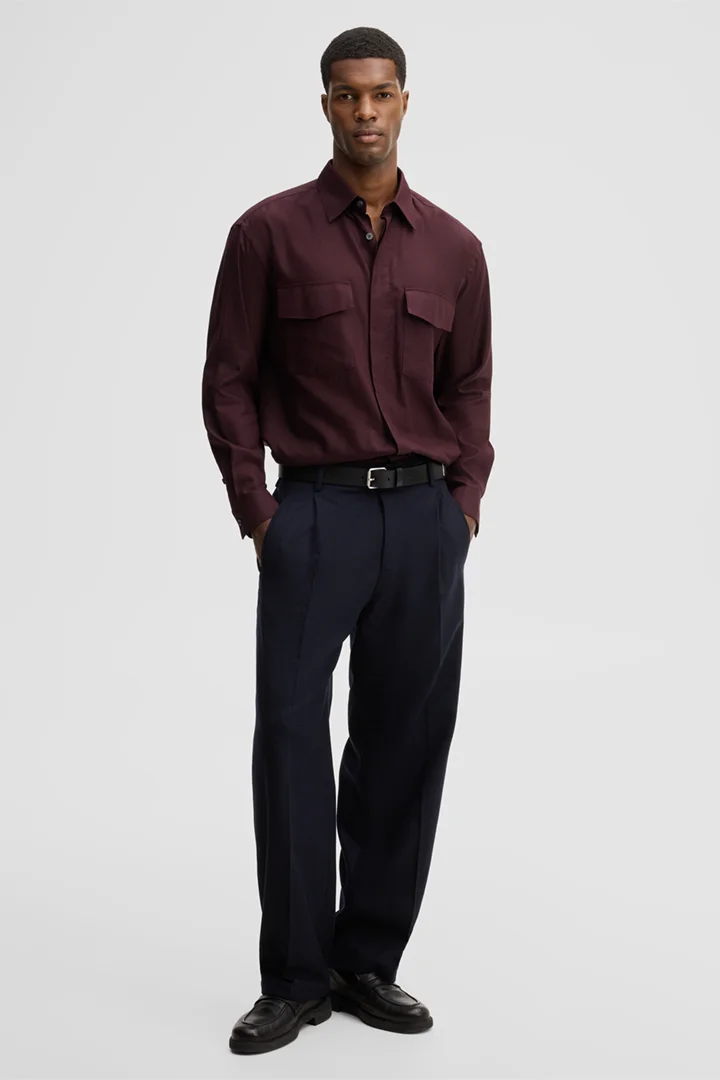 Leads to product detail page "Casual shirt in a cotton blend, burgundy"