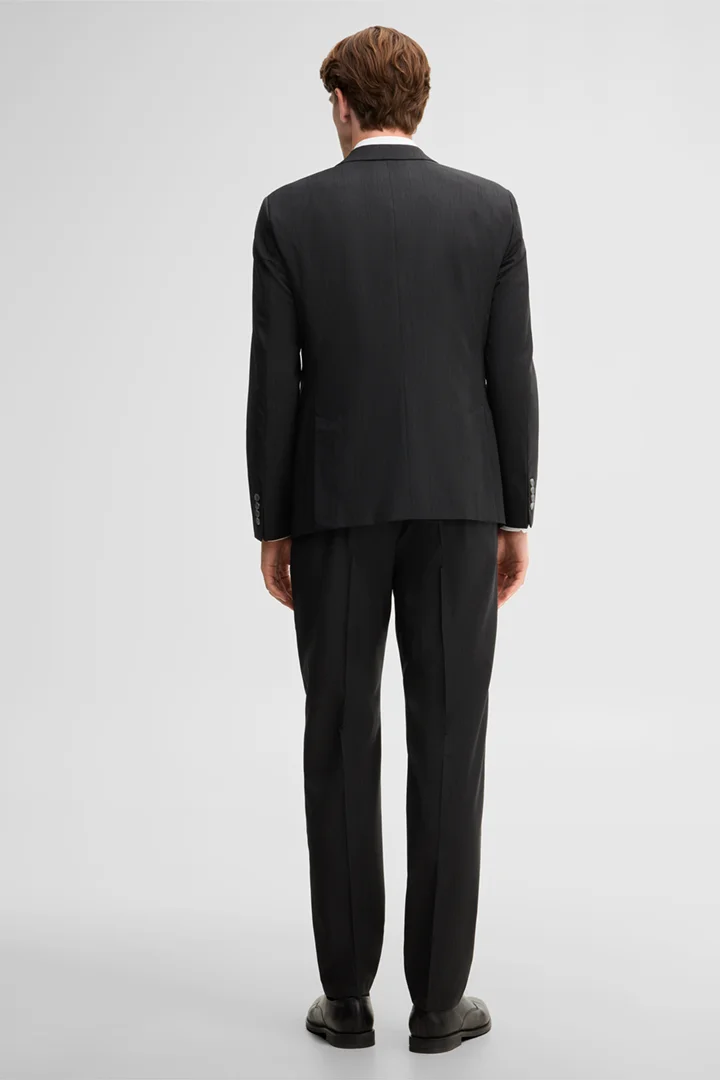 Mène à la page produit « Costume en laine vierge, anthracite »