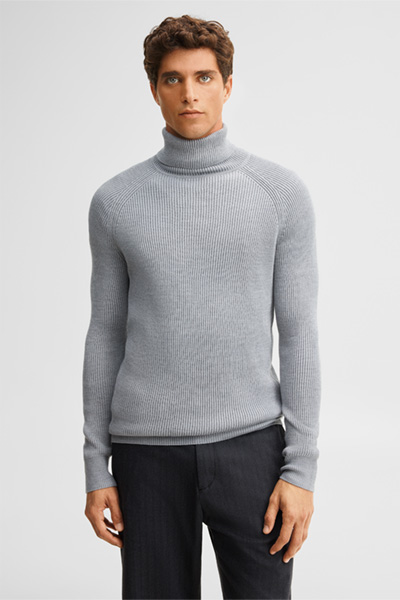Führt zu Produktdetailseite „Rollkragen-Pullover aus Wollmix, grau"