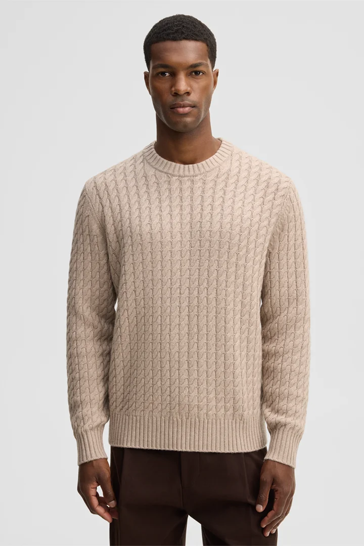 Leads to product detail page "Beige crew-neck jumper with cashmere"