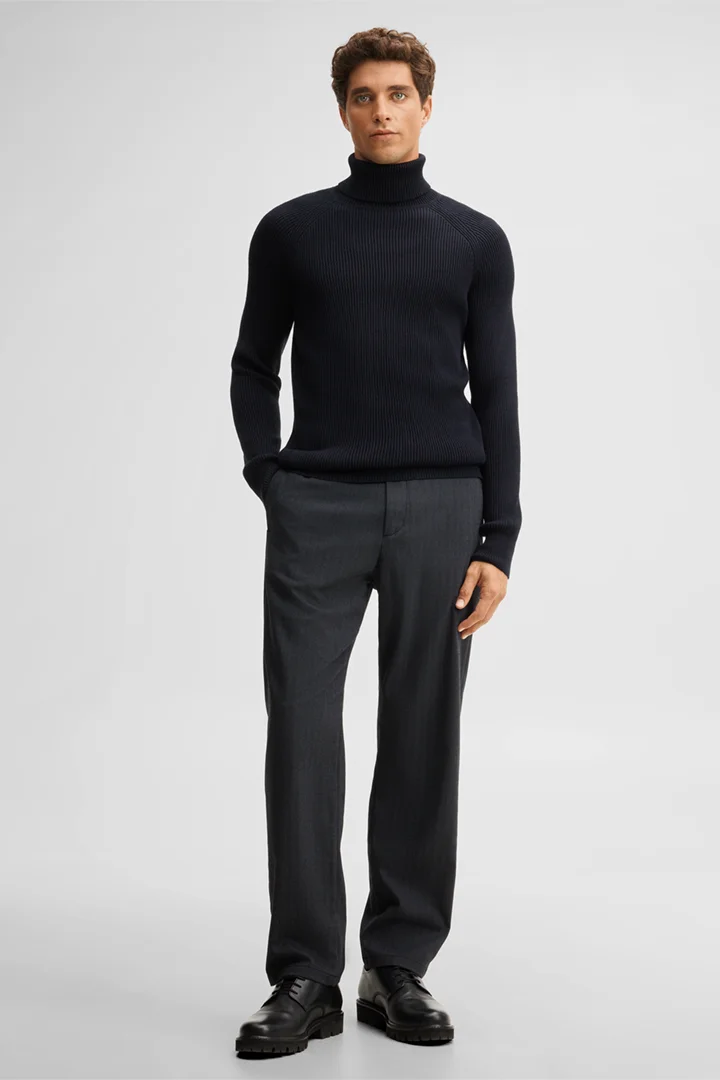 Strellson präsentiert das Produkt Hose aus Viskosemix, navy aus der Kategorie Hosen als Outfit