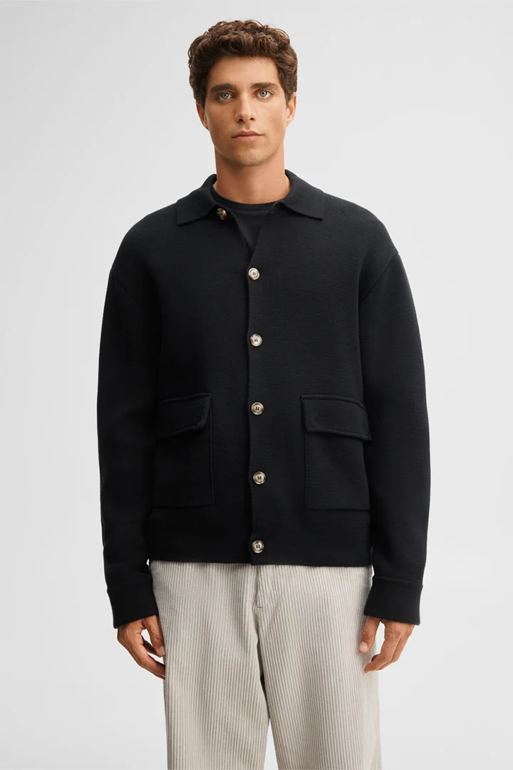 Mène à la page produit « Veste, noir »