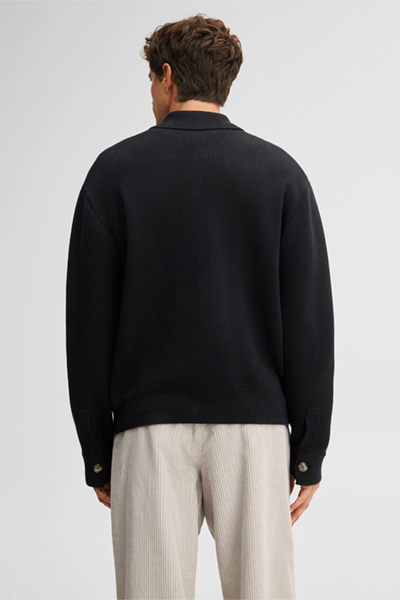 Mène à la page produit « Veste, noir »