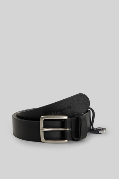 Mène à la page produit « Ceinture en cuir, noire »