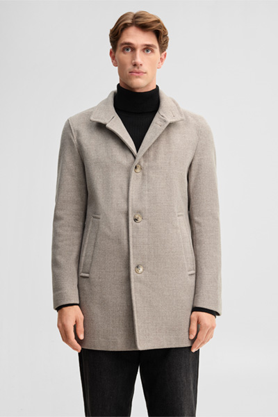 Führt zu Produktdetailseite „Mantel mit Stehkragen, beige"