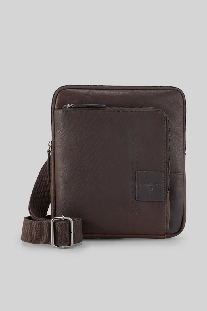 Führt zu Produktdetailseite „Schultertasche Hyde Park Brian, dunkelbraun"