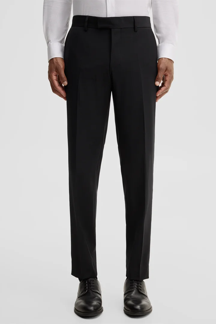 Leads to product detail page "Modular trousers in a wool blend, black"