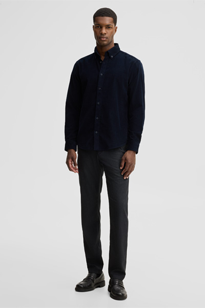 Leads to product detail page "Viscose-blend chinos, navy"