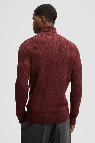 Leads to product detail page "Turtleneck jumper, burgundy"