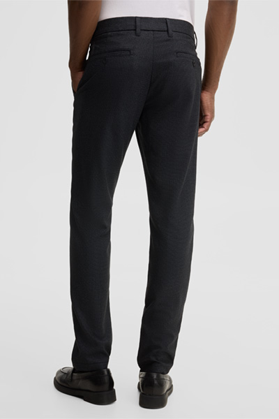 Leads to product detail page "Viscose-blend chinos, navy"