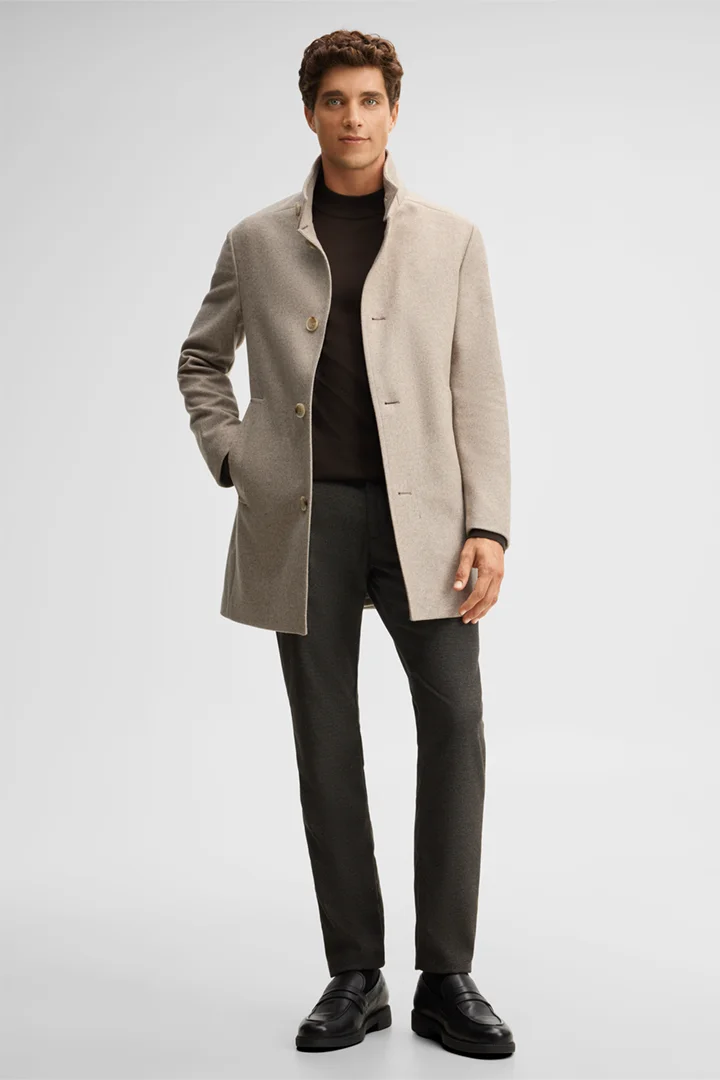 Strellson präsentiert das Produkt Mantel mit Stehkragen, beige aus der Kategorie Mäntel als Outfit