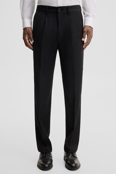 Leads to product detail page "Modular trousers in a wool blend, black"