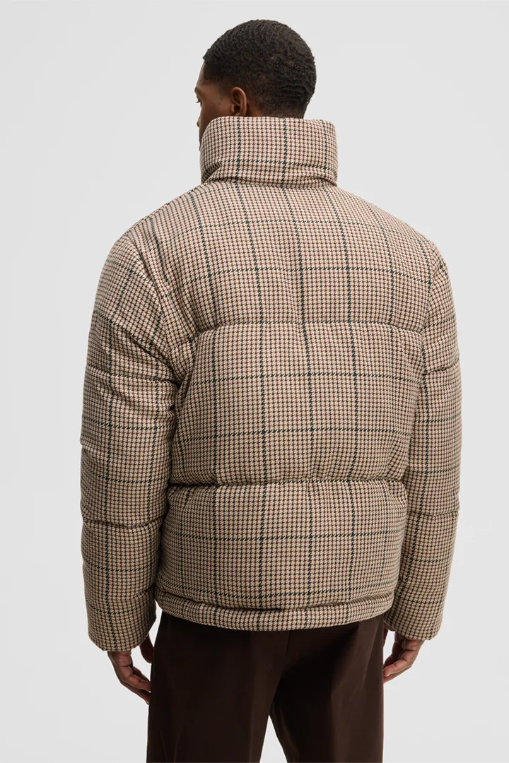Führt zu Produktdetailseite „Puffer Jacket mit Kapuze, beige"
