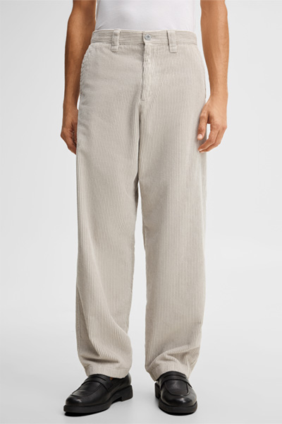 Mène à la page produit « Pantalon en velours côtelé, gris clair »