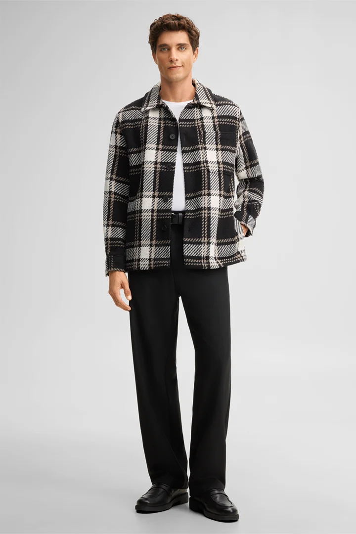 Strellson présente le produit Cotton-blend shirt jacket, black checked de la catégorie  en tenue