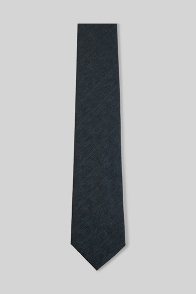 Leads to product detail page "Virgin wool tie, olive"