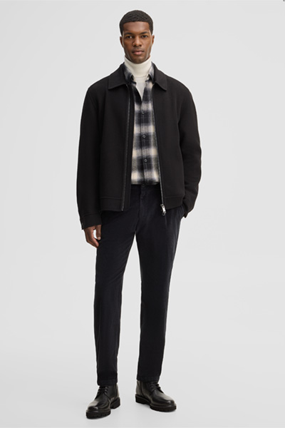 Leads to product detail page "Cotton shirt, black/ecru"