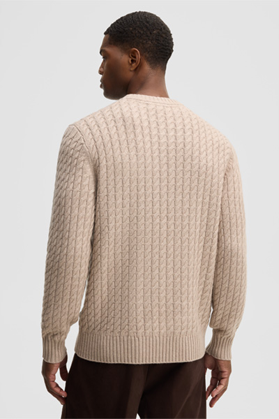 Leads to product detail page "Beige crew-neck jumper with cashmere"
