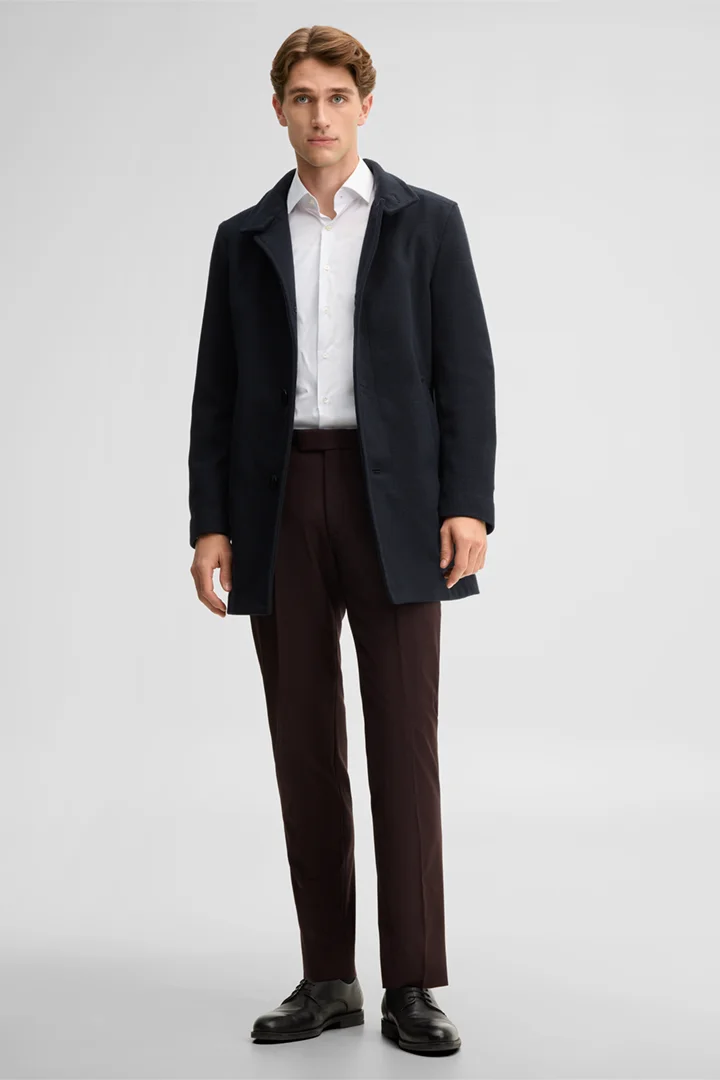 Mène à la page produit « Manteau à col montant, bleu marine »