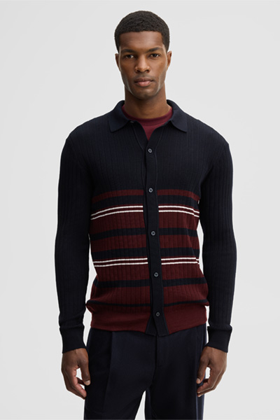 Leads to product detail page "Virgin wool knitted shirt with polo collar, navy"