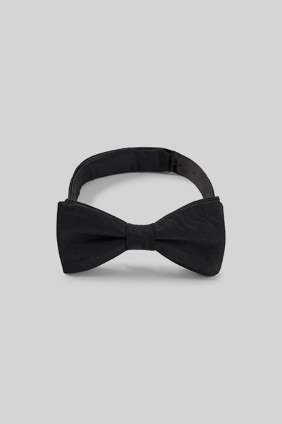 Leads to product detail page "Pure silk bow tie, black"