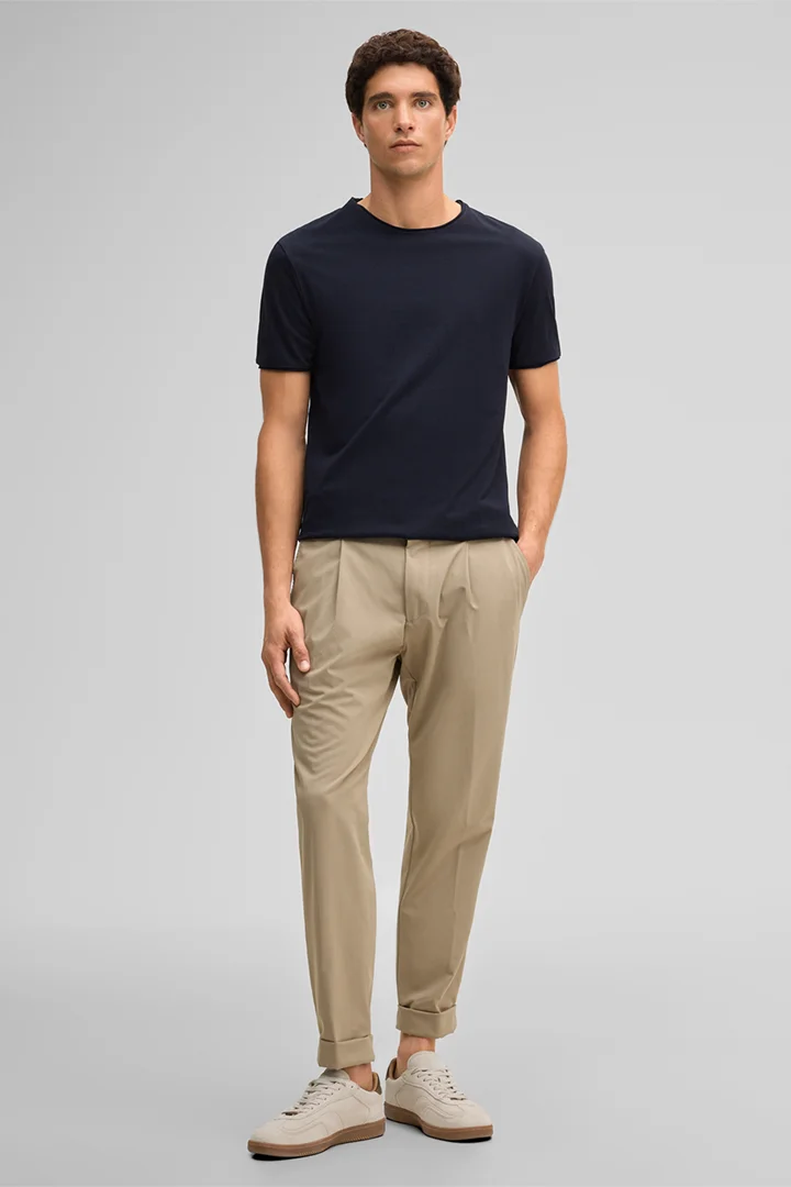 Mène à la page produit « T-shirt Tyler, bleu foncé »