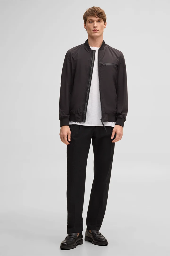 Leads to product detail page "Flex Cross crêpe pleated trousers Lui, black"