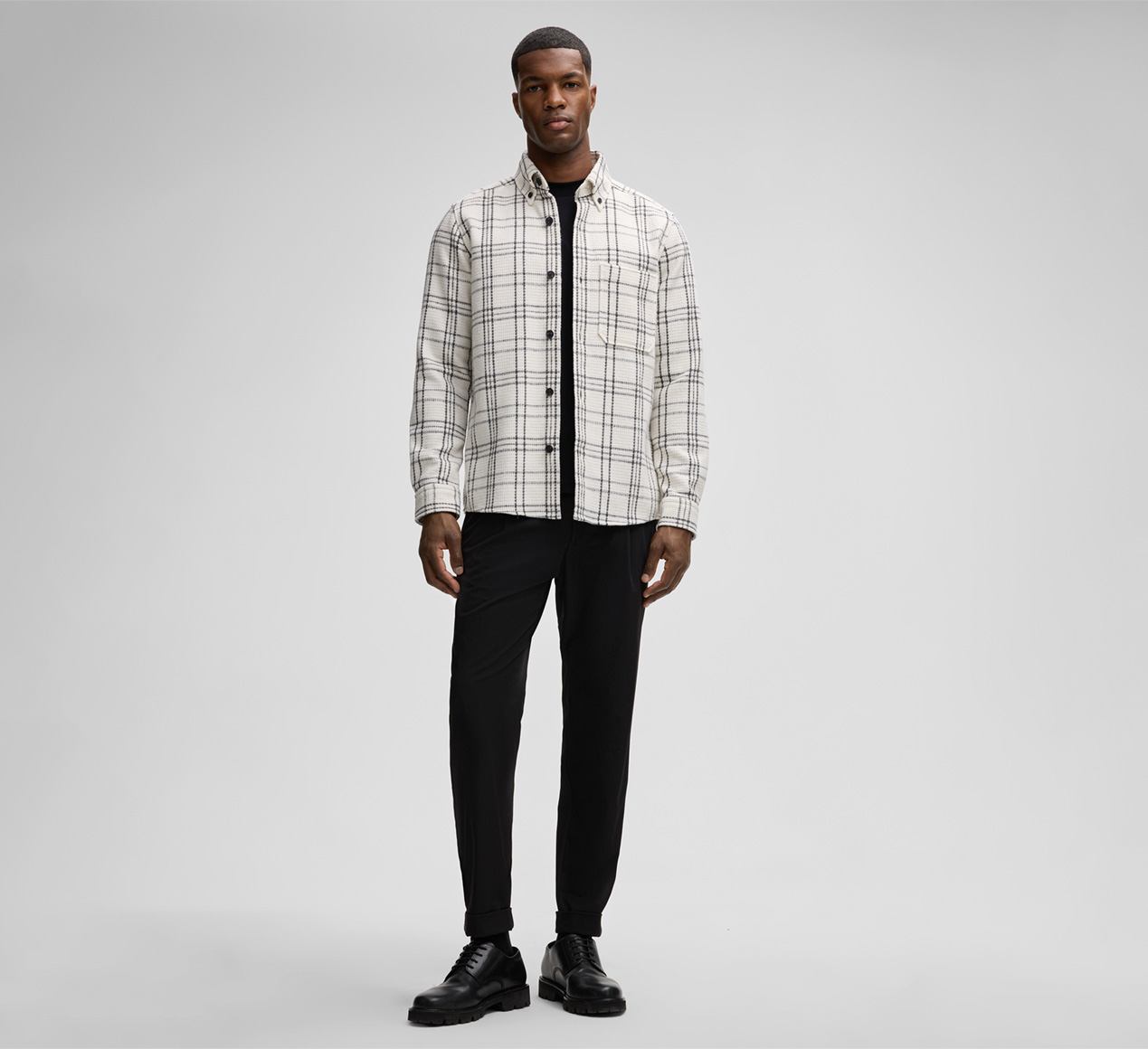 Strellson präsentiert das Produkt Overshirt Nero, beige aus der Kategorie Hemden