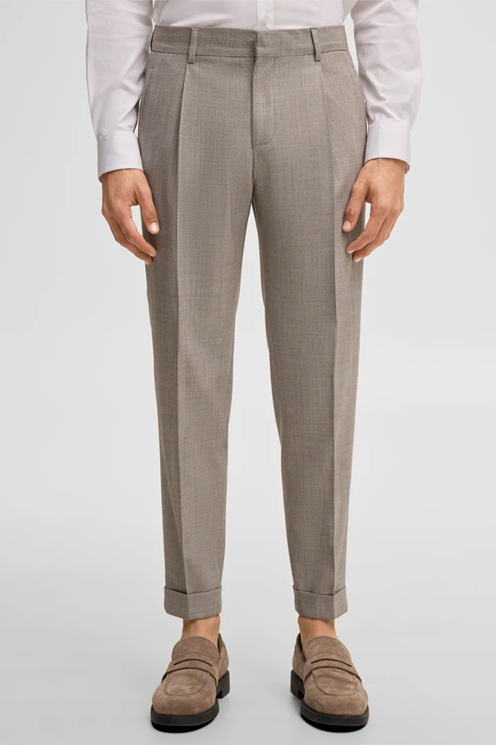 Mène à la page produit « Pantalon de costume modulable Luis, beige »