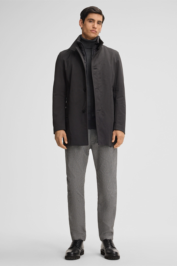 Leads to product detail page "Finlay Coat in Black"