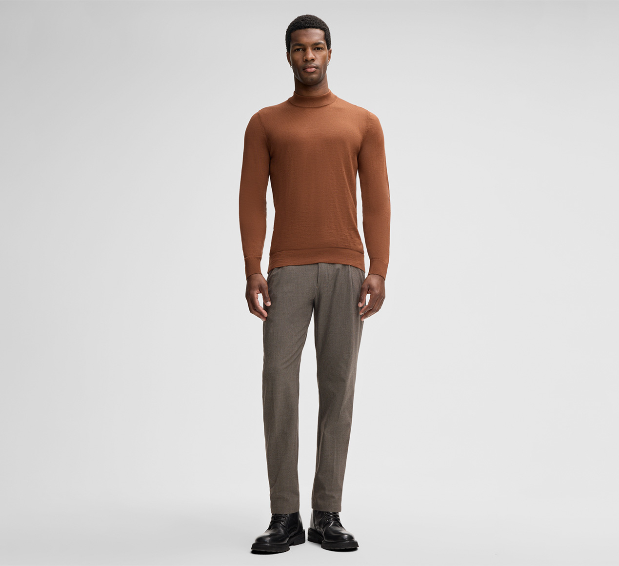 Strellson präsentiert das Produkt Flex Cross Bundfaltenhose Lui, beige aus der Kategorie Hosen