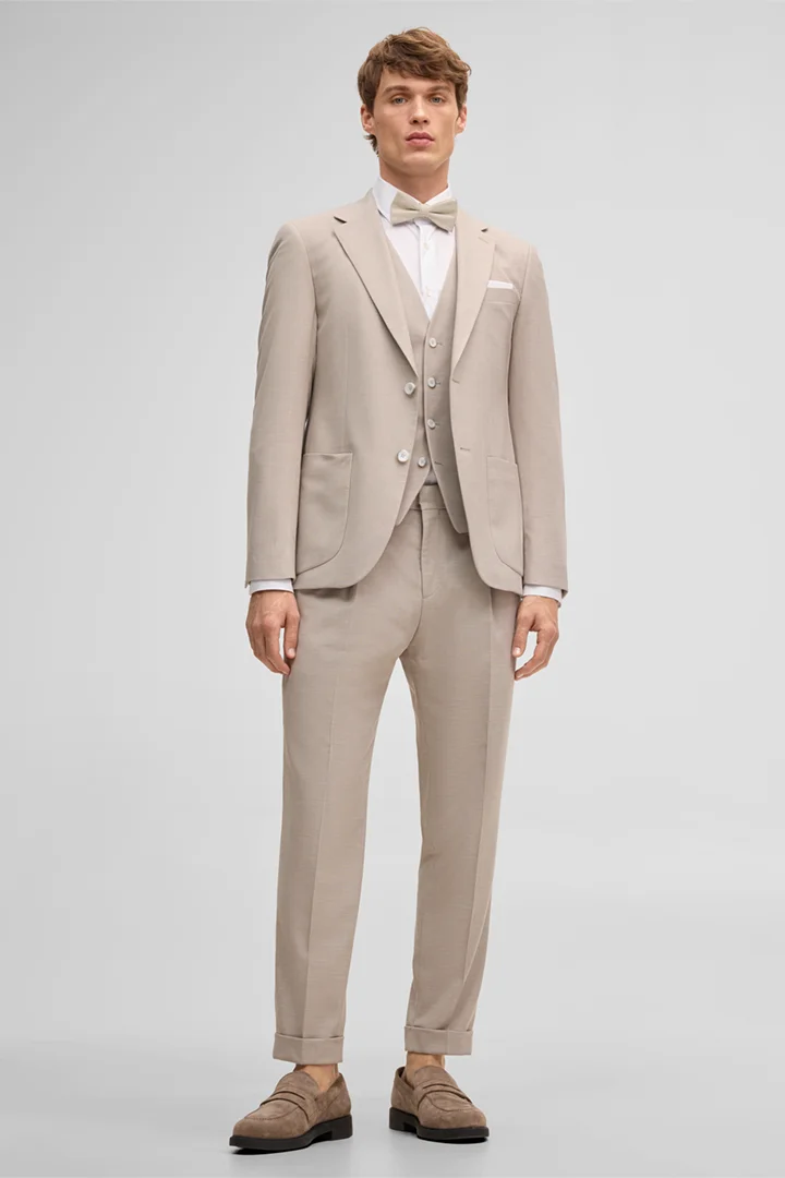 Leads to product detail page "Gyl waistcoat, beige"