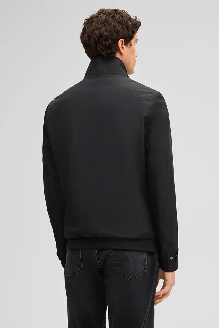 Mène à la page produit « Veste coupe-vent Lucca, noire »